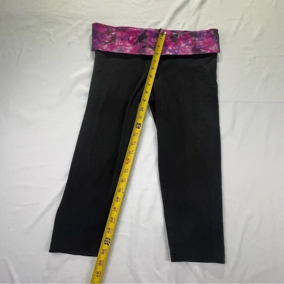 Victoria’s Secret - Yoga Pants Capris - Black and Purple - Size Unknown (Med?) - Picture 2 of 11